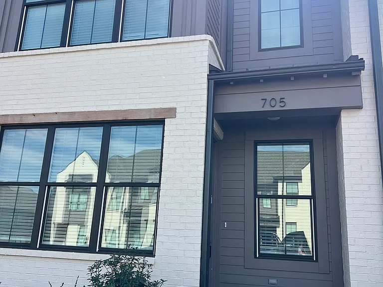 676 Miramar Ln #705 — Photo 4