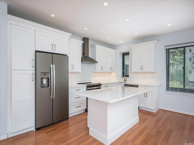 1st image of 100 W Broadway APT 2C
