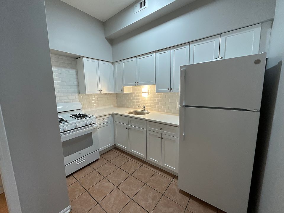 1st image of 6450 S Kenwood Ave APT 2