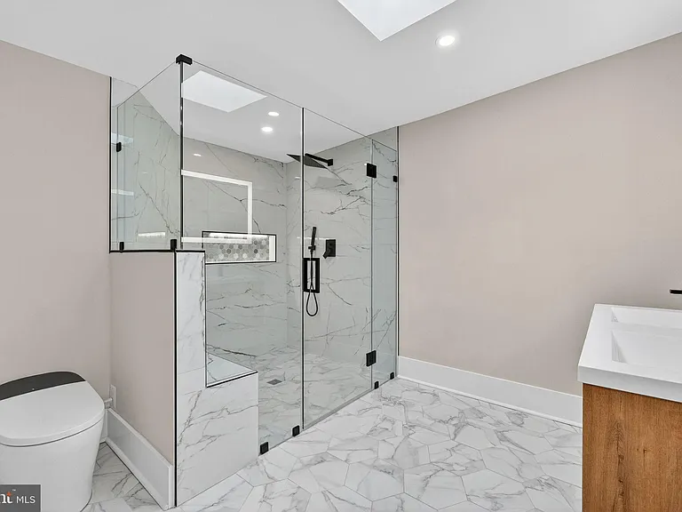 32 Adams St NW — Photo 33