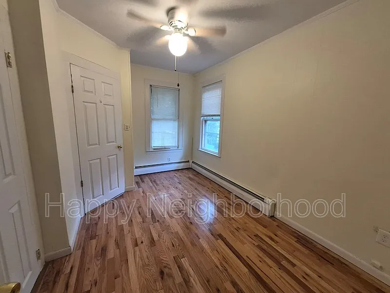 1 bed, 1.0 bath, 1000 sqft, $1,350 — Photo 3