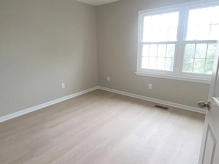 8413 Meadow Green Way — Photo 24