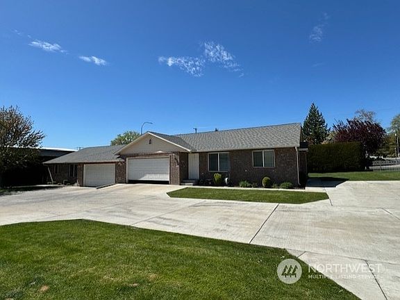 9506 W. Chestnut Ave>