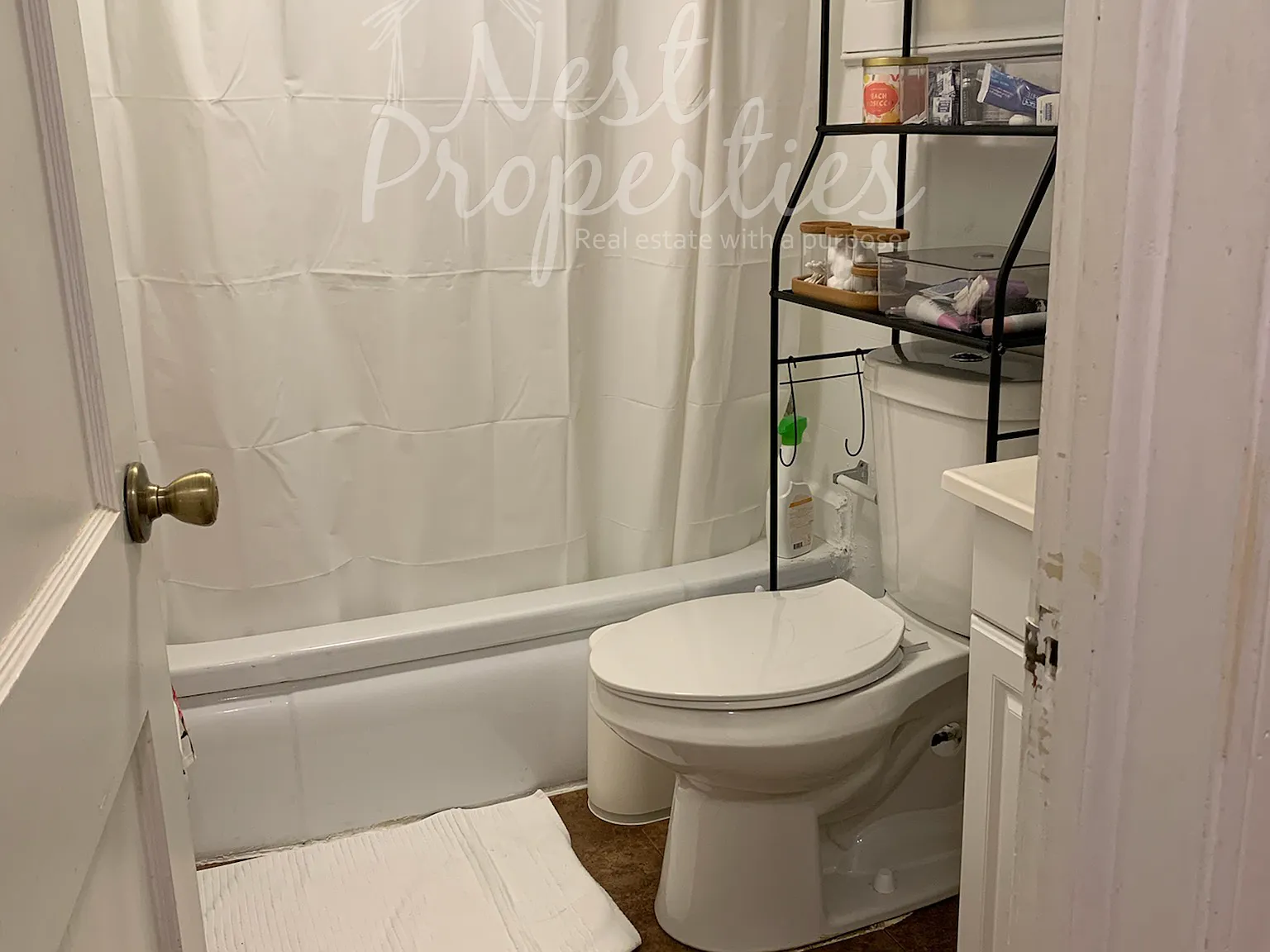 302 South Harden Street Unit B - 1 — Photo 4
