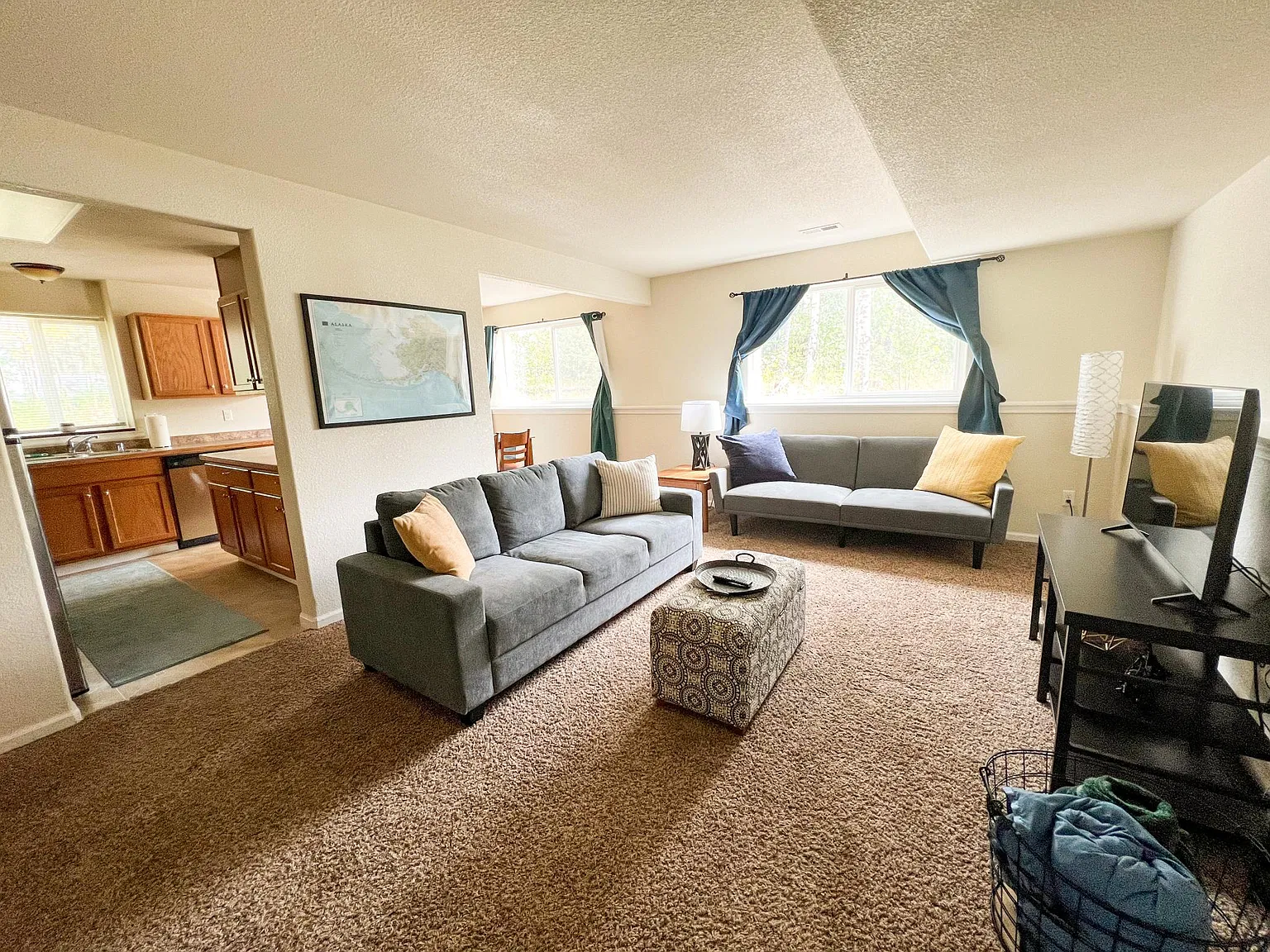 2 bed, 1.5 bath, 1250 sqft, $1,600 — Photo 2