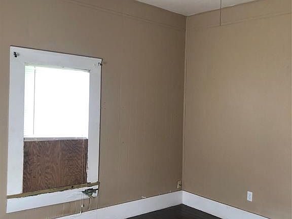 2nd image of 712 N Jefferson St