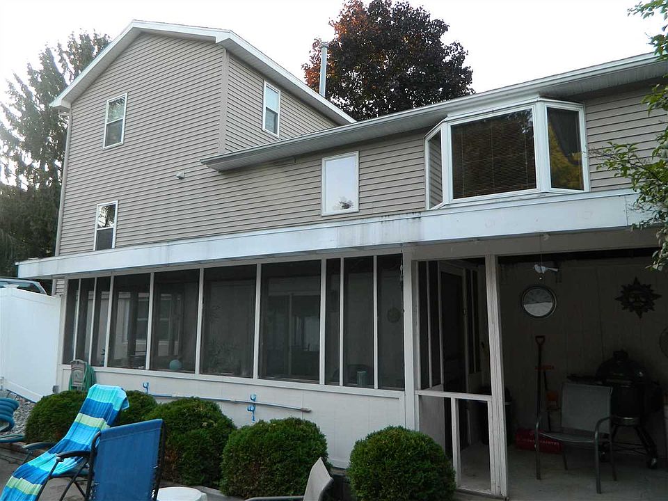 1st image of 272 Grand Ave