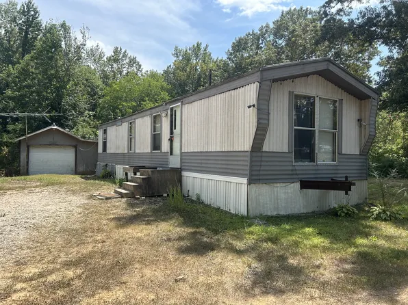1441 Natchez Trace Rd, Camden, TN 38320