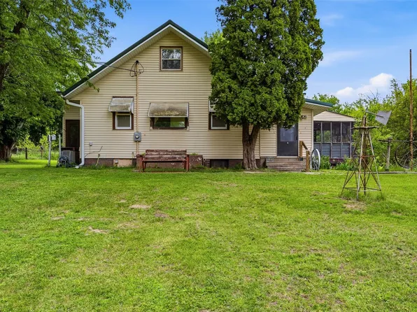 3380 Otis Rd SE, Cedar Rapids, IA 52403