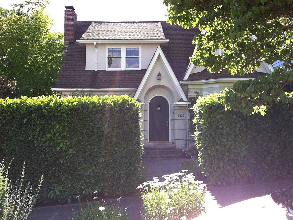 1st image of 4425 51st Ave NE