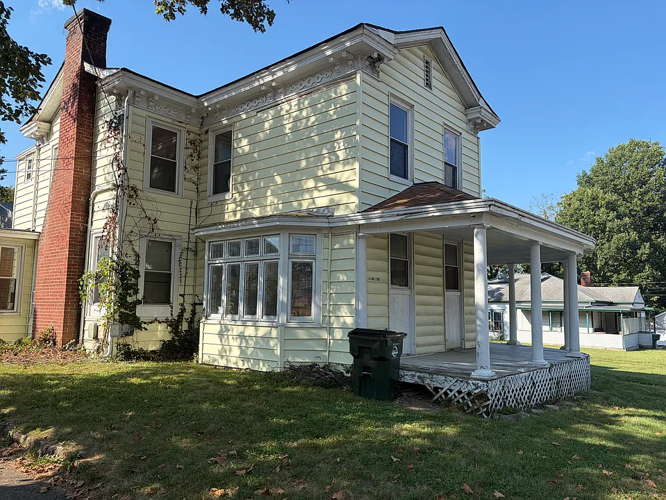 143 S E St