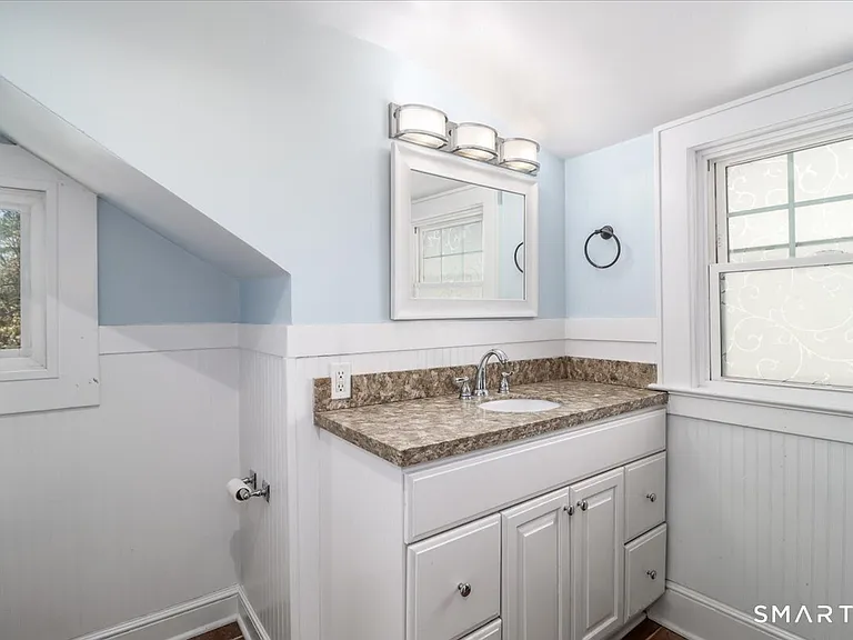 25 Maplewood Ave — Photo 20