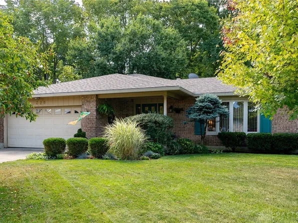 320 Rankin Dr, Englewood, OH 45322