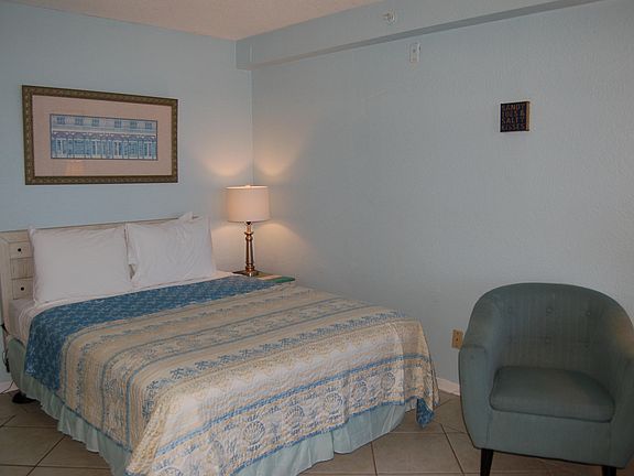 4th image of 701 S Atlantic Ave #210