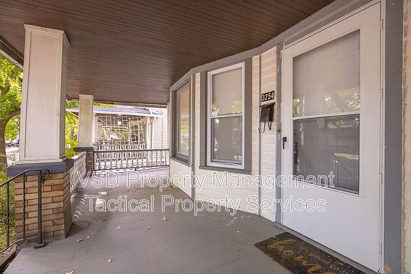 2 bed, 1.0 bath, 1189 sqft, $995 — Photo 3
