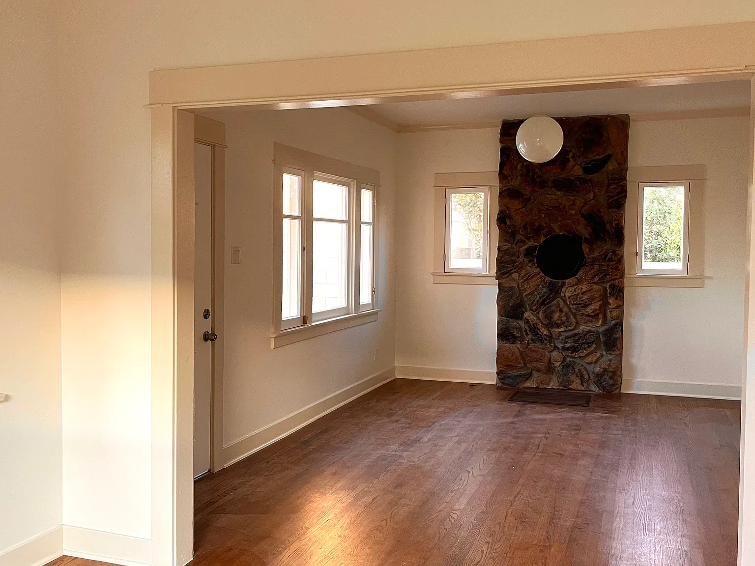 2 bed, 1200 sqft, $3,300 — Photo 4