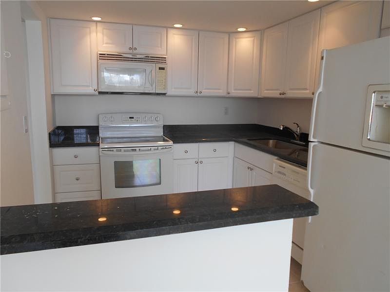 1st image of 2731 Taft St APT 309