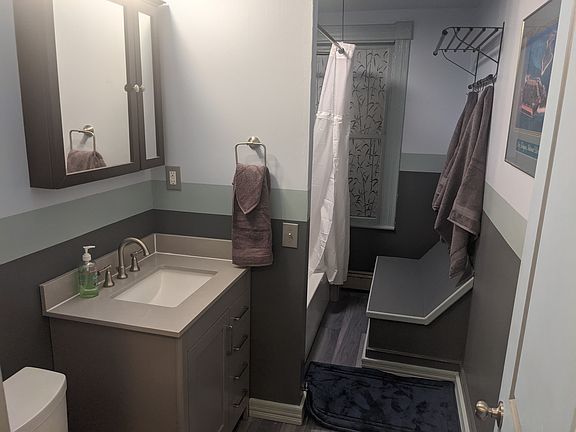 3rd image of 8 Crombie St #1