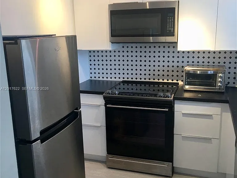 1610 Lenox Ave #416 — Photo 20