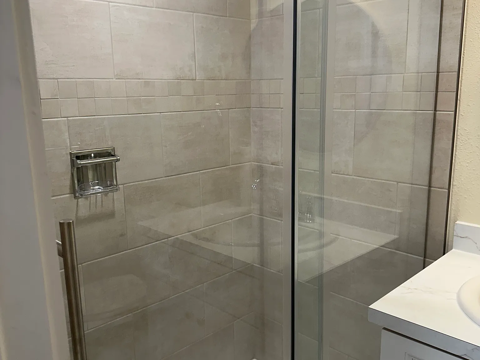 1 bed, 980 sqft, $1,750 — Photo 4