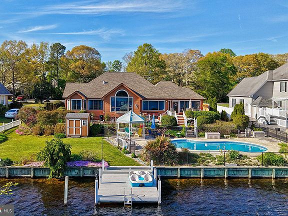 2nd image of 23096 Lakewood Cir