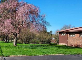 707 Little Sycamore Rd, Tazewell, TN 37879