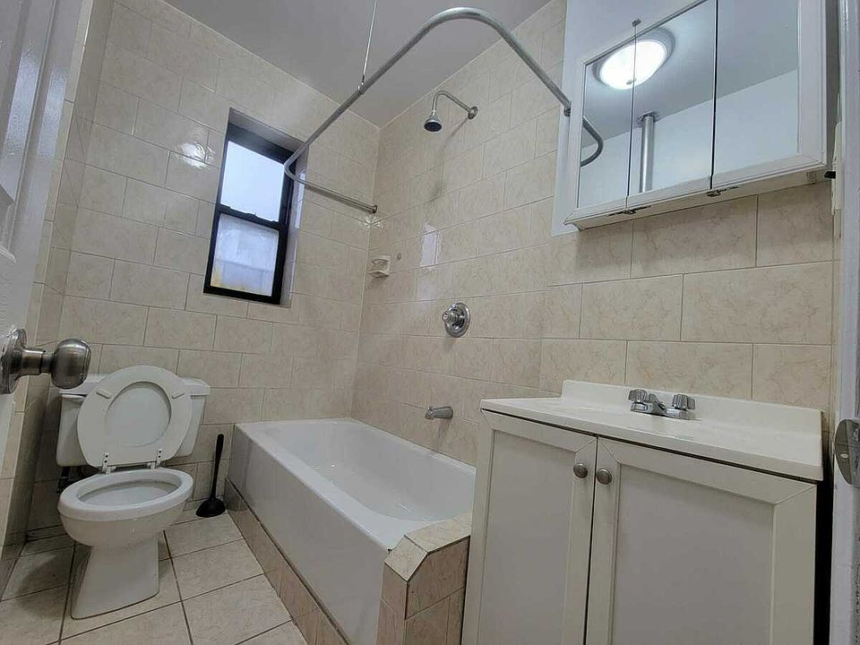2nd image of 159 Bay 29 St #B14