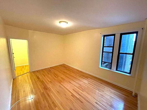 3rd image of 5115 13th Ave #E33