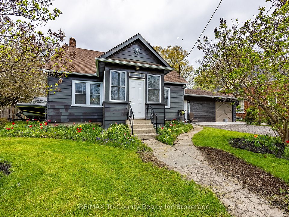 1st image of 33 Wellington St