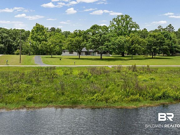3rd image of 45159 Chalet Dr