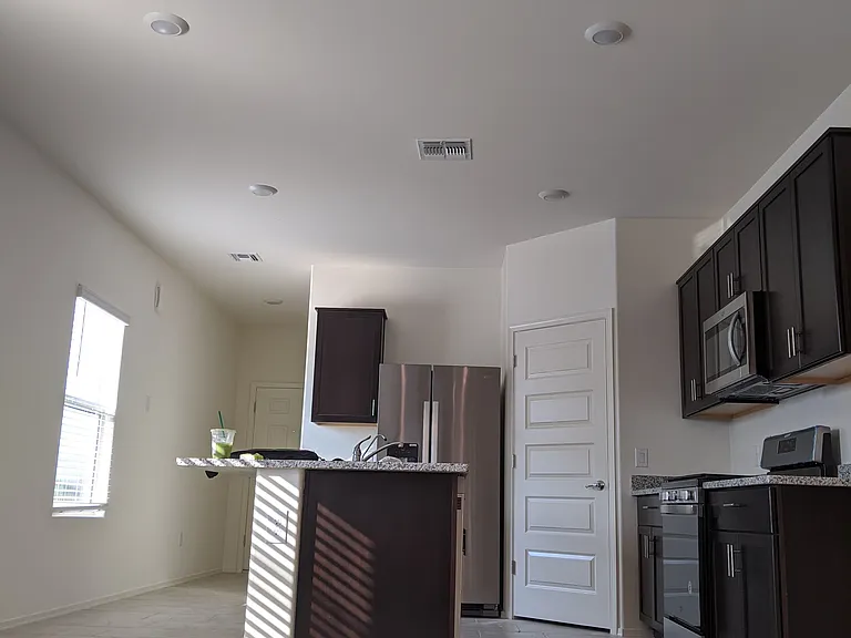 2658 E Calle Joya De Ventura — Photo 3