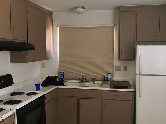 3rd image of 118 E Dakota Ave #1