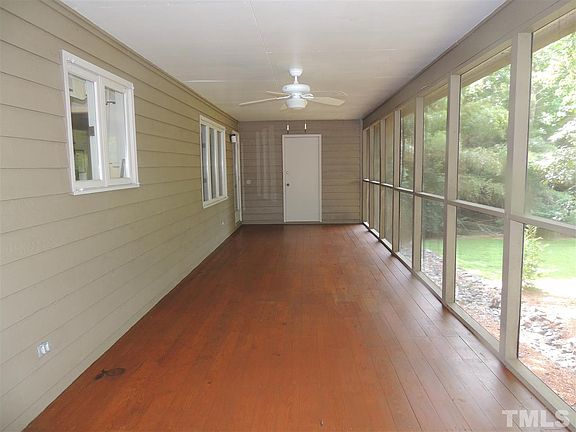 5th image of 158 Montrose Dr