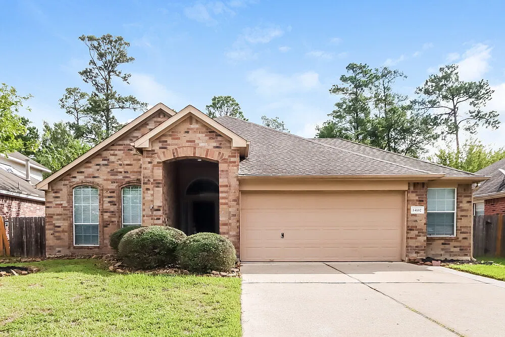 3 bed, 2.0 bath, 1820 sqft, $2,040 — Photo 1