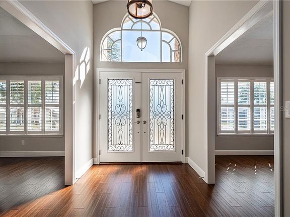 5th image of 576 S Longview Pl