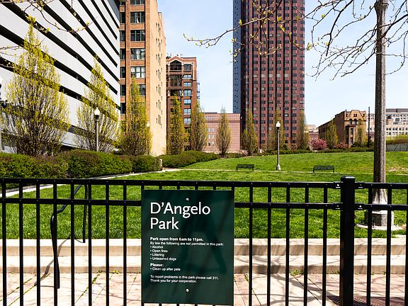 5th image of 235 W Van Buren St Unit 3011