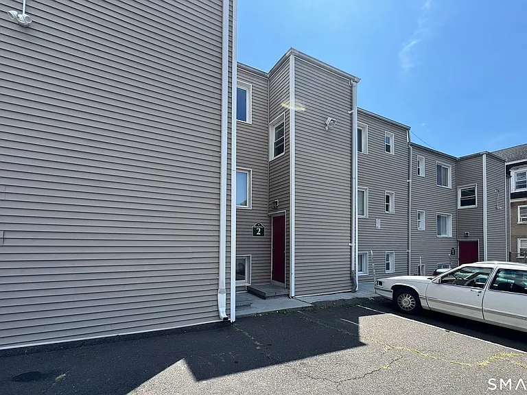 36 Woodbury Ave #2F — Photo 12