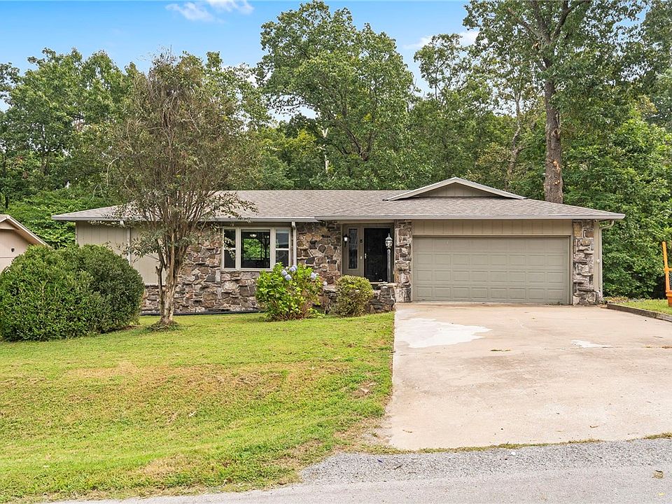 1st image of 8 Adams Ln