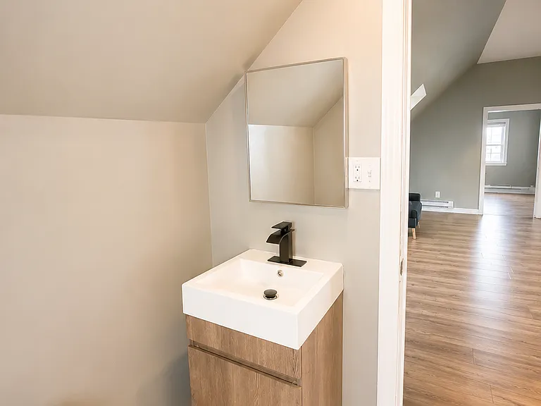 377 S 10th St #3 — Photo 8