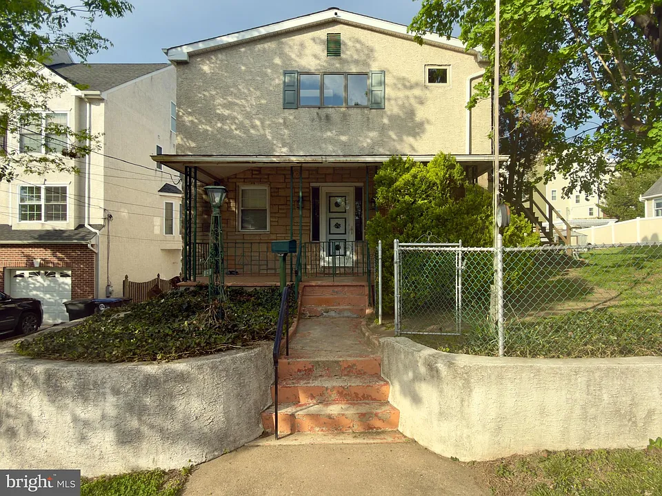 422 W 6th Ave