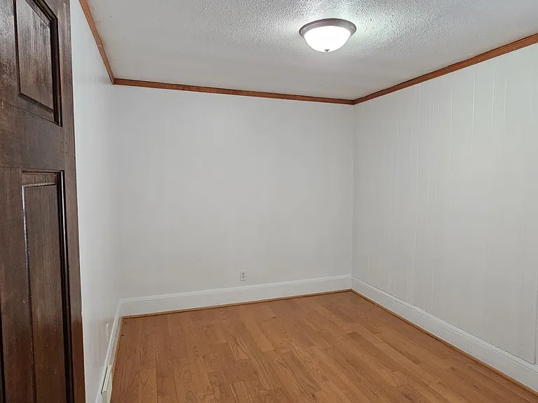 1123 Edmund Ave — Photo 14