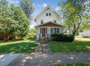 2112 Walnut St, Cedar Falls, IA 50613