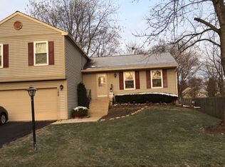 100 Canton Ln, Streamwood, IL