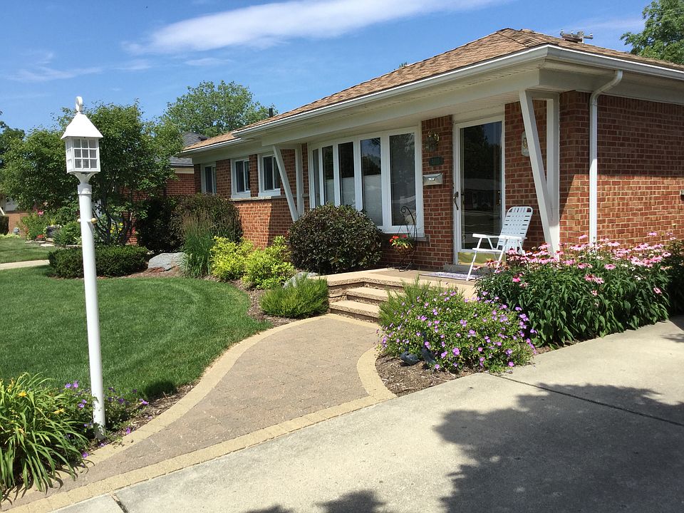 Front of house/new windows 