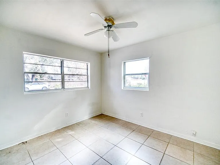 2317 Harris St — Photo 26