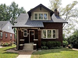 7428 Warner Ave, Saint Louis, MO 63117