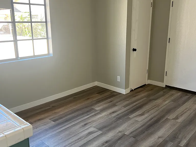 9210 Langdon Ave — Photo 7