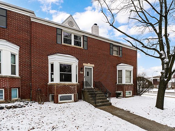 2nd image of 1602 W 103rd St