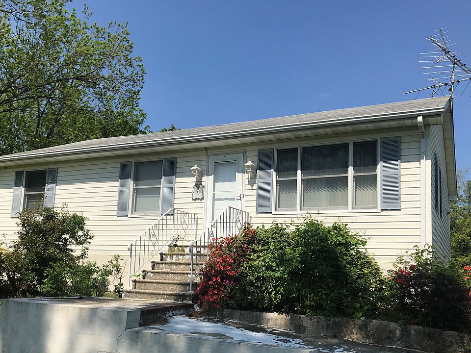 Bayside Drive main house