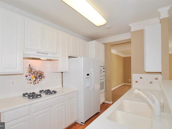 5th image of 93 Harbour Heights Dr #93